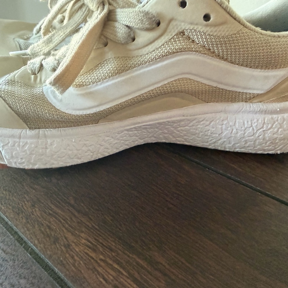 Vans Cream and White Casual Sneakers - Picture 6 of 8